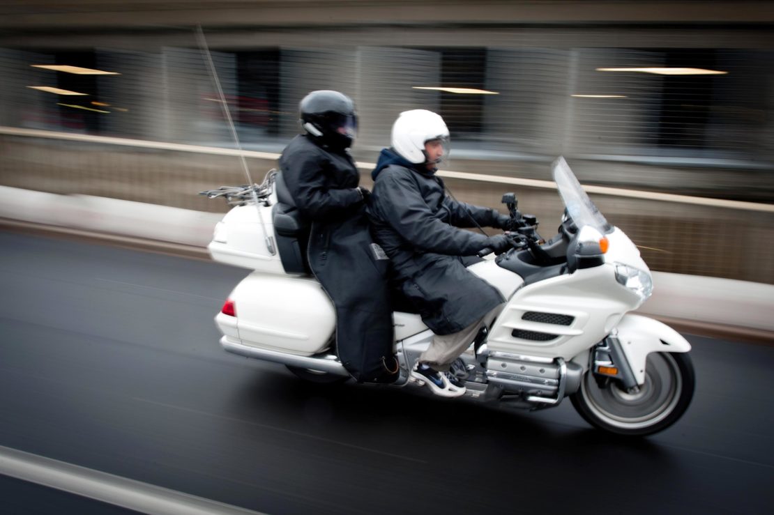 Uber, en auto et en… moto ! Uber, en auto et en… moto !